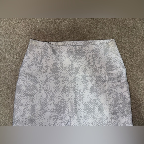 White snakeskin leggings - Picture 3 of 4